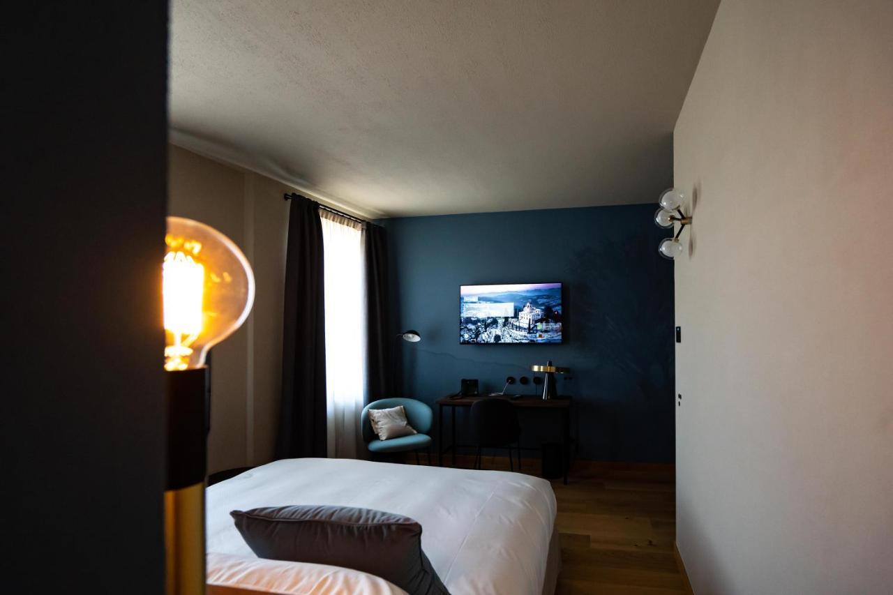 Hotel Moderna Carlambroeus