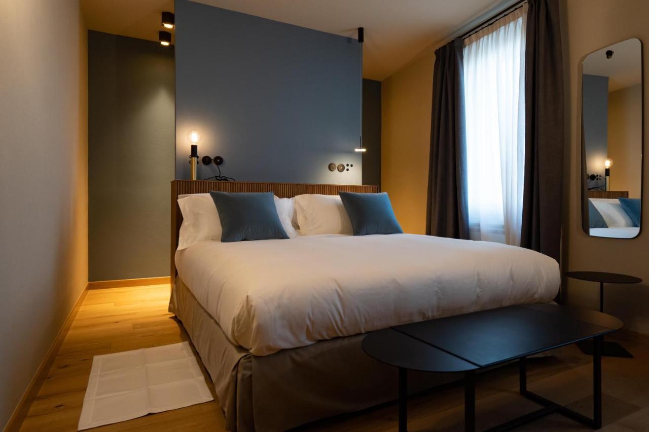 Moderna Carlambroeus Hotel *